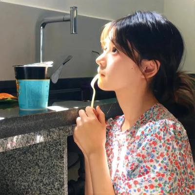 顶流绯闻旧照被扒，整整一周内幕曝光，评论区彻底沦陷